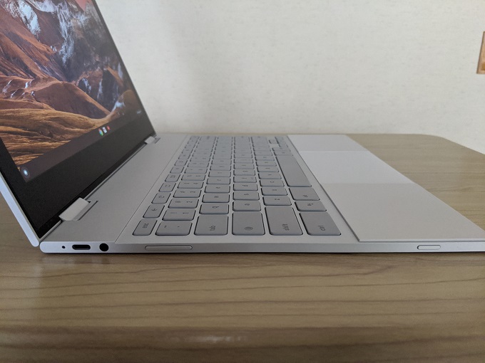 Pixelbook 左側面