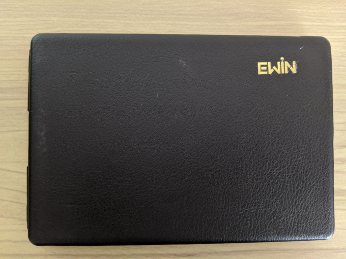Ewin Bluetoothキーボード 閉じたところ1
