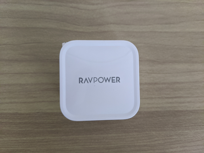 RAVPower 61W USB-C 急速充電器 1