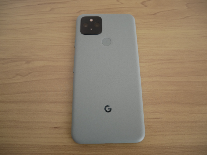 Google Pixel 5 裏全体