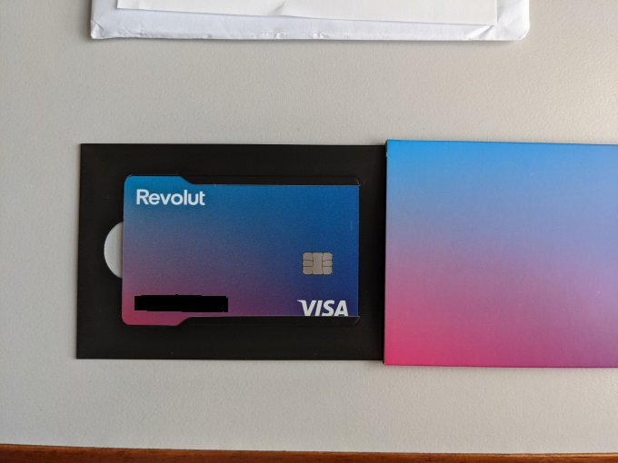 Revolut ケース表左側