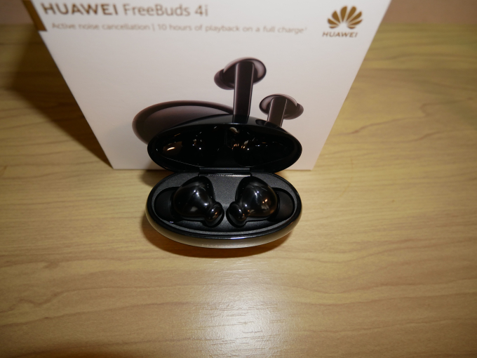 HUAWEI FreeBuds 4i ケース蓋開けたところ