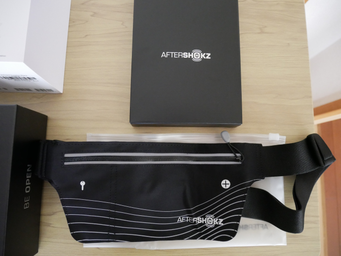 AfterShokz Aeropex 小箱の中身2