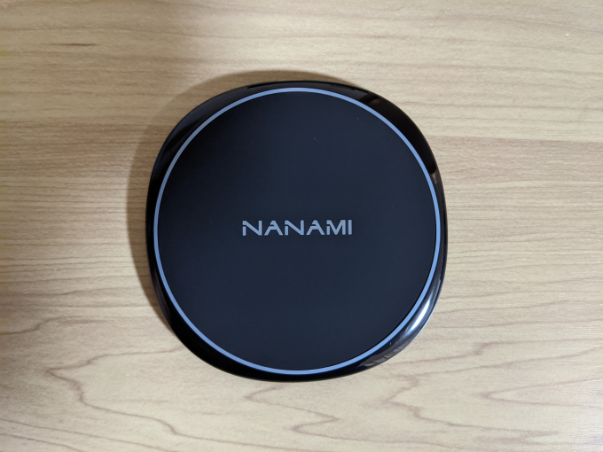 NANAMI ワイヤレス充電器 本体表面