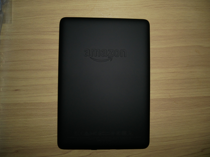 Amazon Kindle Paperwhite 本体裏3