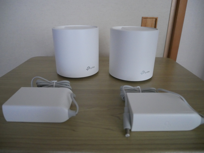 TP-Link Deco X60 本体とACアダプタ