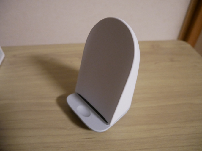 Google Pixel Stand 2nd 本体斜め2