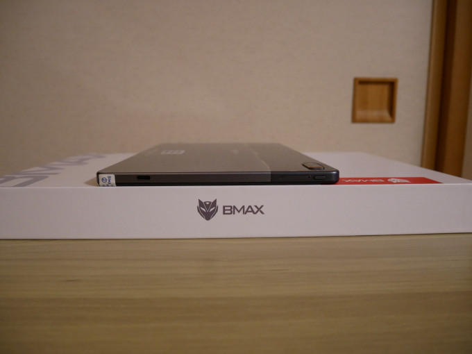 BMAX MaxPad I11 本体側面2