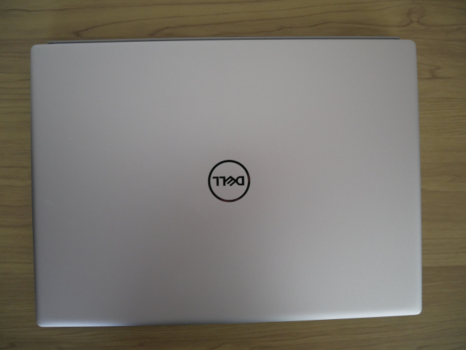 Dell Inspiron 14 5420 本体表面