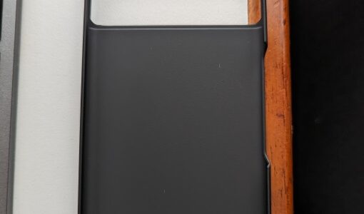 Cupoota Google Pixel7 Pro ケース 超薄型 軽量ってのをひとまず購入しました、薄くて軽くて良いです、色が・・・