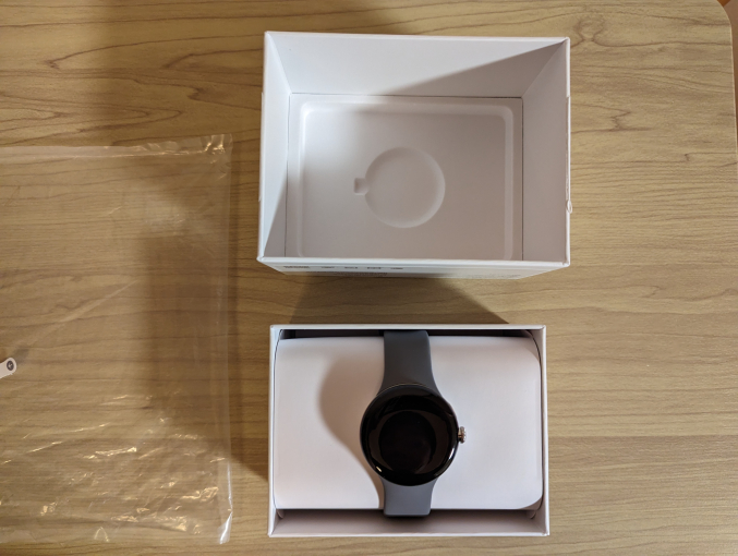 Google Pixel Watch 外箱開けたところ