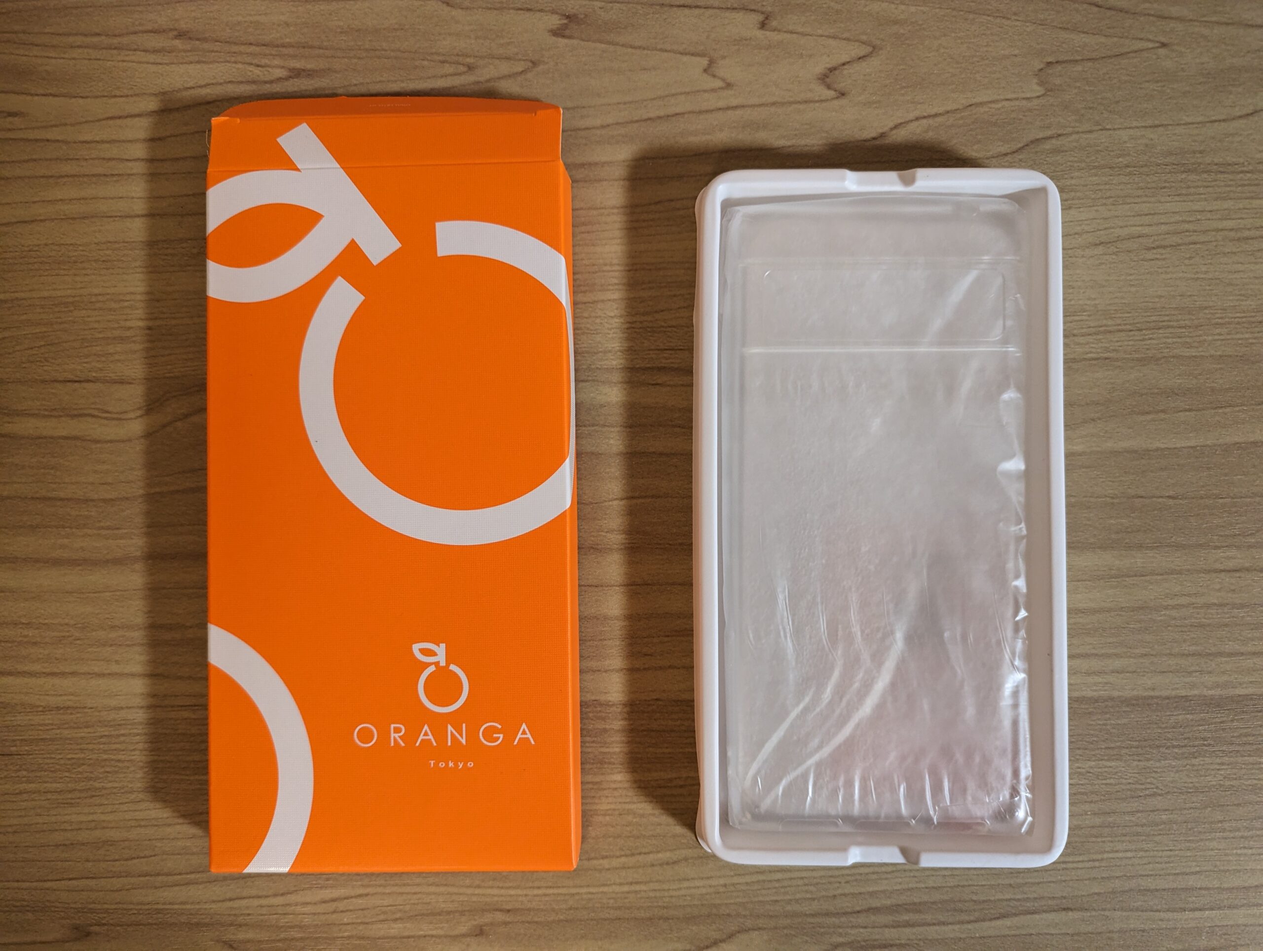 Pixel 7 Pro用のケースとして、ORANGAという名前の透明ケースを購入し 