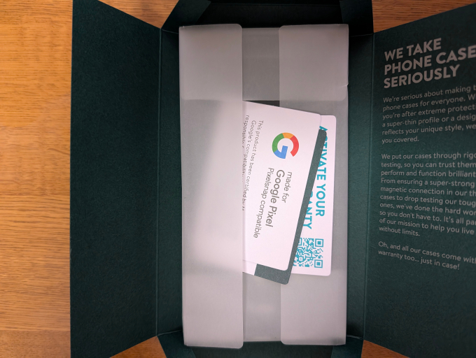 Google Pixel 10 Pro XL 用 Mous 超薄型マグネット対応クリアケース 外箱開けたところ2