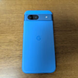 いろいろありまして、Google Pixel 8aをまた買ってしまいました、えらく安くなってたし、ケースも付いてくるし、で、画面とカメラ部分の保護フィルムも買いましたのでまとめて紹介