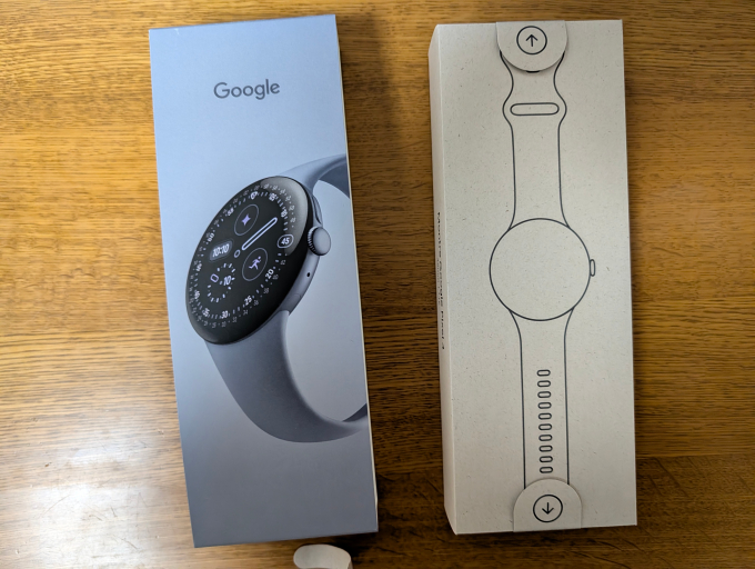 Google Pixel Watch 4 45mm LTE 外箱カバー外したところ