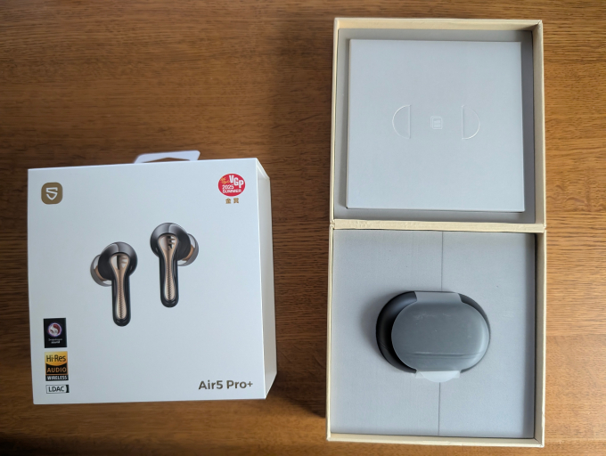 SOUNDPEATS Air5 Pro+ 開けたところ