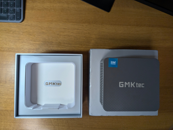 GMKtec G3 Plus 本体を取り出したところ