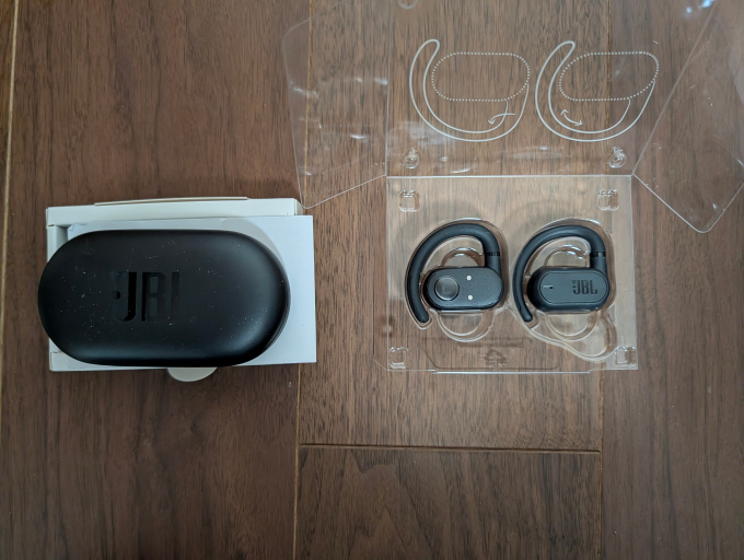 JBL SOUNDGEAR SENSE オープンイヤーワイヤレスイヤホン 内箱の中身を出したところ6