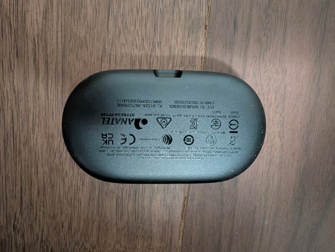 JBL SOUNDGEAR SENSE オープンイヤーワイヤレスイヤホン ケース2