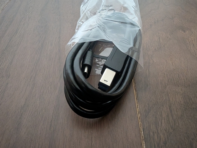 玄人志向 HDDケース GW3.5AM-SU3G2P 付属品 ケーブル1