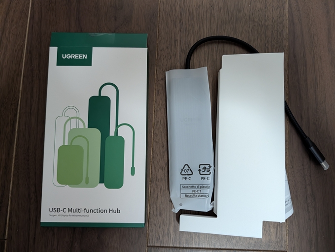 UGREEN Revodok USB-C ハブ 6in1 一式1