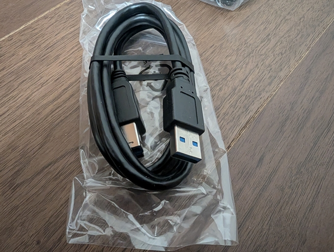 玄人志向 HDDケース GW3.5AM-SU3G2P 付属品 ケーブル2